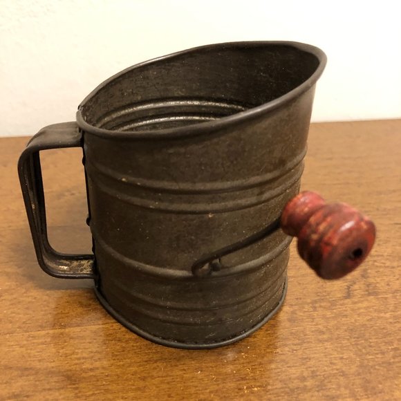 RED HANDLE WIND TINY SIFTER  PASTRY BLENDER MOULI ROTARY HARD CHEESE GRATER - Picture 10 of 14